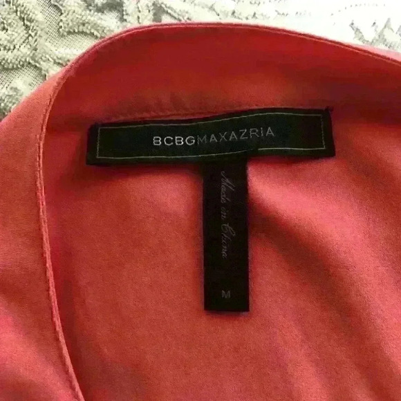 BCBG  MaxAzria Blouse Coral Semi Sheer Roll Up Sleeves Micropleated Medium EUC - Picture 5 of 9
